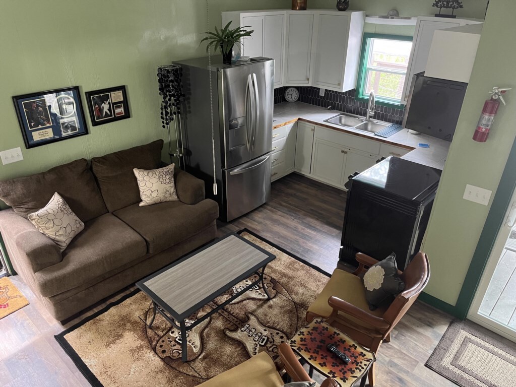 Living room image 5