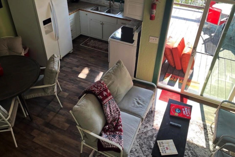 Living room image 1