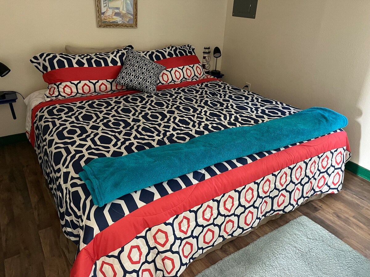 Bedroom 2 image 1